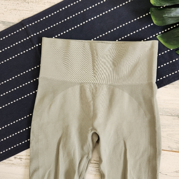 SET Active Scluptflex Seamless Leggings Sage Green Size Small - Picture 4 of 5